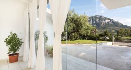 Holiday Home 'Domo Bonaeras' with Mountain View, Wi-Fi and Air Conditioning