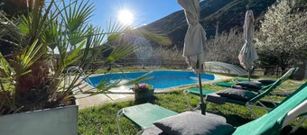 Gran Parents Country House with Lake Views, Wi-Fi, and Air Conditioning