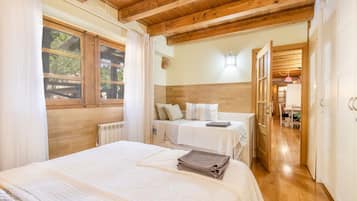 1 slaapkamer, een strijkplank/strijkijzer, gratis wifi, beddengoed