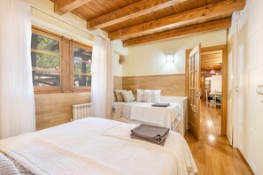 1 chambre, fer et planche à repasser, accès au Wi-Fi (inclus)