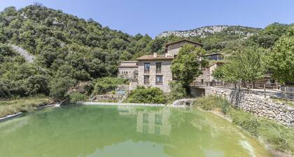 Country House 'Balcón' with Lake Views, Wi-Fi, and Air Conditioning