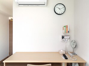 Free WiFi, bed sheets - Toyoko Inn Tenri Ekimae (Tenri)