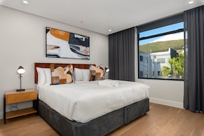City Apartment | 1 bedroom, laptop workspace, iron/ironing board, free WiFi - The Avant 305 (Cape Town)