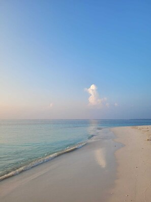 Beach nearby, white sand - Fehi Velaa Stay (Dhonfanu)