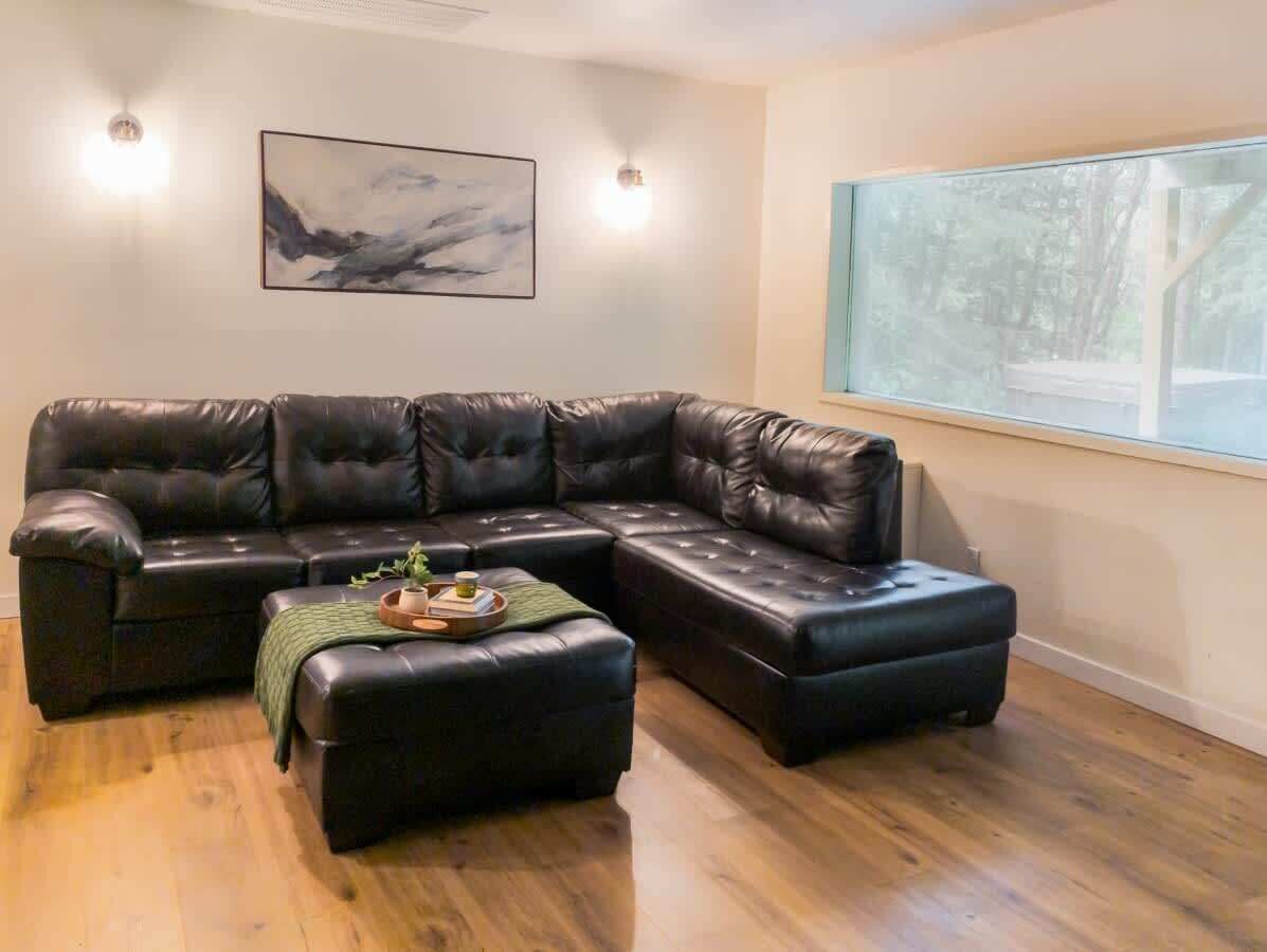 TV, fireplace, books, offices