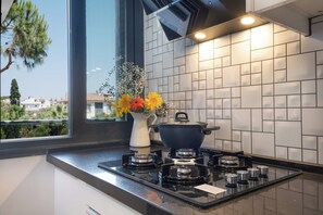 Deluxe Room, 1 Queen Bed with Sofa bed, Garden View | Private kitchen | Electric kettle - Villa Lui Hotel Alaçatı (Cesme)