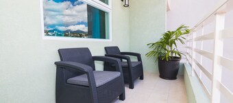 Modern Luxurious Kingston Apartment