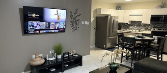 Modern Luxurious Kingston Apartment