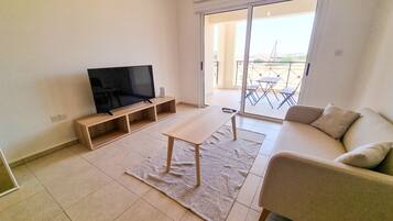 Comfort Apartment, 2 Bedrooms | Living area