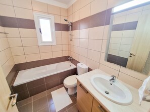Comfort Apartment, 2 Bedrooms | Bathroom - Heaven in Ben's MPV (Mazotos)