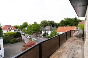 Terrace/patio - SmartFewo: Penthouse | BBQ | balcony | parking lot (Bad Zwischenahn)