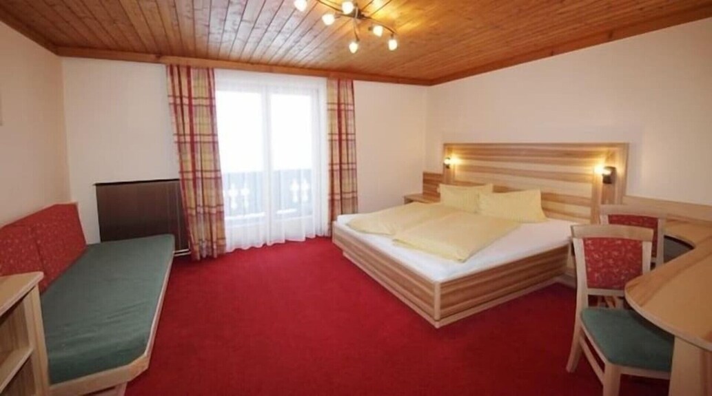 Vacation Apartment 'Sonnenblumenfeld', Organic Farm Moarbauer, Gastein Valley - Dorfgastein
