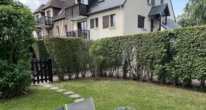 **Cottage 6 pers Ă Cabourg - Proche plage et thalasso, jardin, parking, Wi-Fi gratuit**