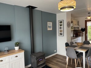 Dining - Modern Cottage for 6 in Cabourg, near Beach & Thalassotherapy - WiFi & Parking (Cabourg)