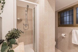 Shower, hair dryer, bidet - The Best Rent - Spacious apartment near Colosseum (Roma)