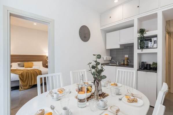 Dining - The Best Rent - Spacious apartment near Colosseum (Roma)