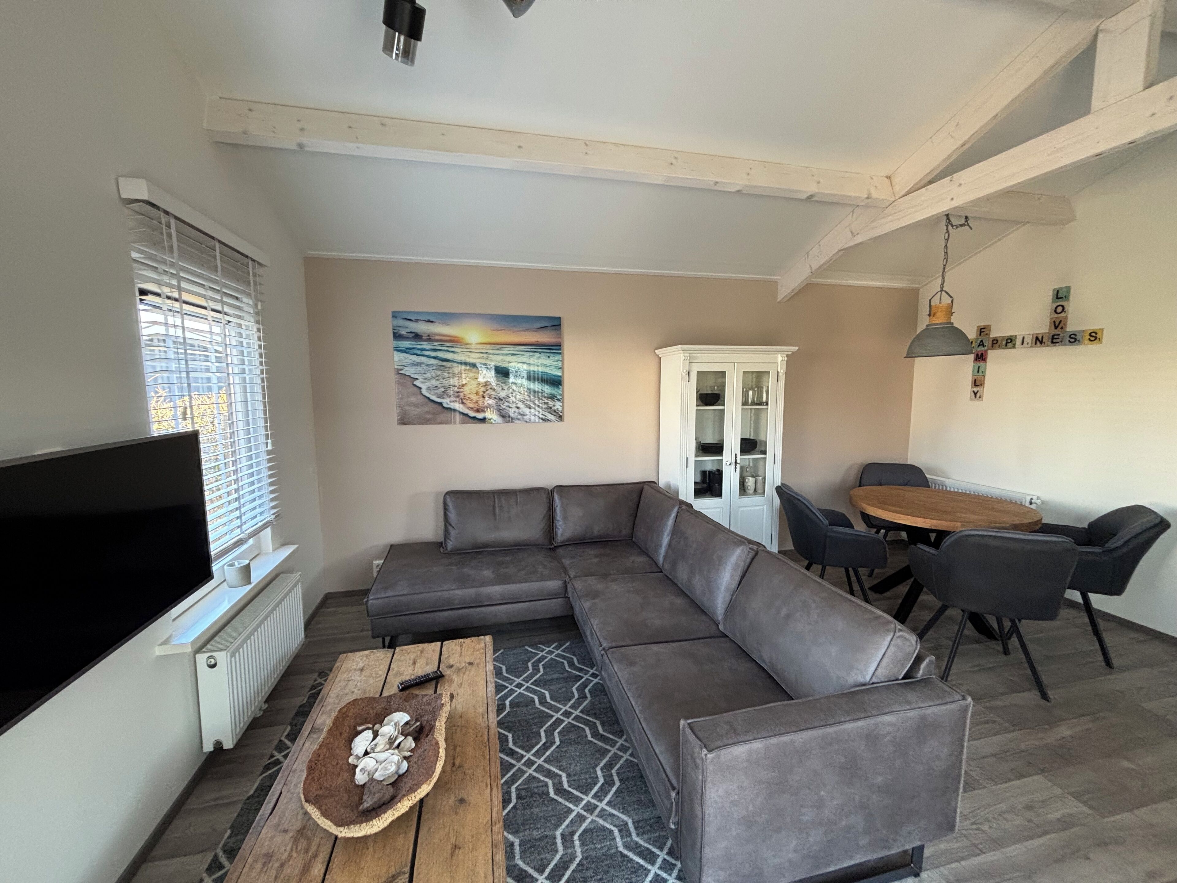Chalet Meerzeit: An Oasis Of Relaxation With An Outdoor Lounge And Large Garden In Renesse - Renesse