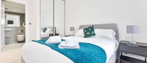 2 slaapkamers, een strijkplank/strijkijzer, wifi, beddengoed