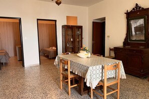 Dining - Nice apartment in the historic center of Fuscaldo for families (Fuscaldo)