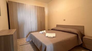 3 chambres, fer et planche Ă repasser, Wi-Fi, draps fournis