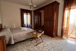 3 bedrooms, iron/ironing board, WiFi, bed sheets - Nice apartment in the historic center of Fuscaldo for families (Fuscaldo)
