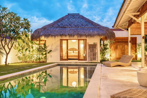 Outdoor pool - Villa Folie by Alfred in Bali (Seminyak)