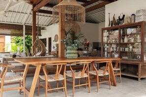 Dining room - Villa Folie by Alfred in Bali (Seminyak)