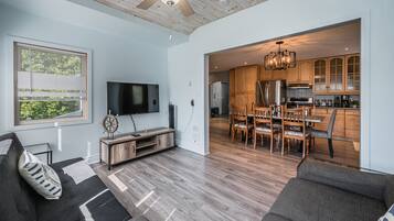 TV connectée, cheminée, espaces bureaux