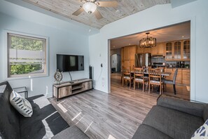 Smart TV, fireplace, offices