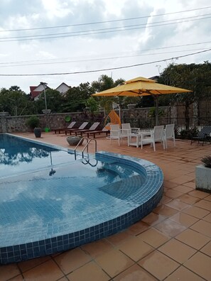 Pool - Maison de Maître Avec Grande Piscine de 300 m2 (Keb)