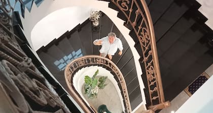 Maison de Maître Avec Grande Piscine de 300 m2