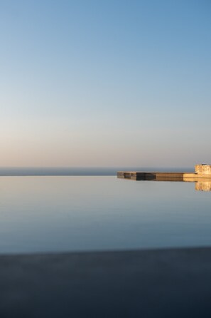 Pool - Villa Katrine with heated pool & jacuzzi (Georgioupolis)