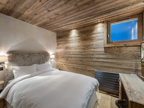 4 quartos, Wi-Fi de cortesia, roupa de cama
