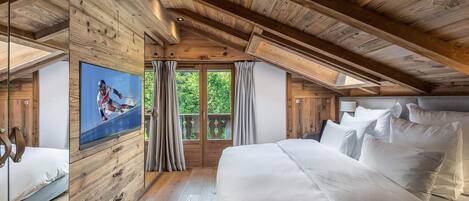 4 bedrooms, free WiFi, bed sheets