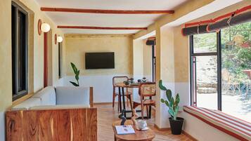 Presidential Suite | Premium bedding, down duvets, desk, laptop workspace
