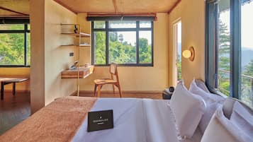 Premium Double Room | Premium bedding, down duvets, desk, laptop workspace