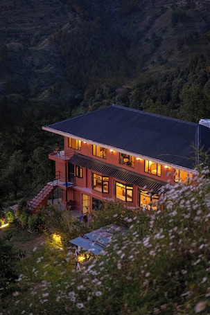 Front of property. MINIMALIST An Eco Farmstay