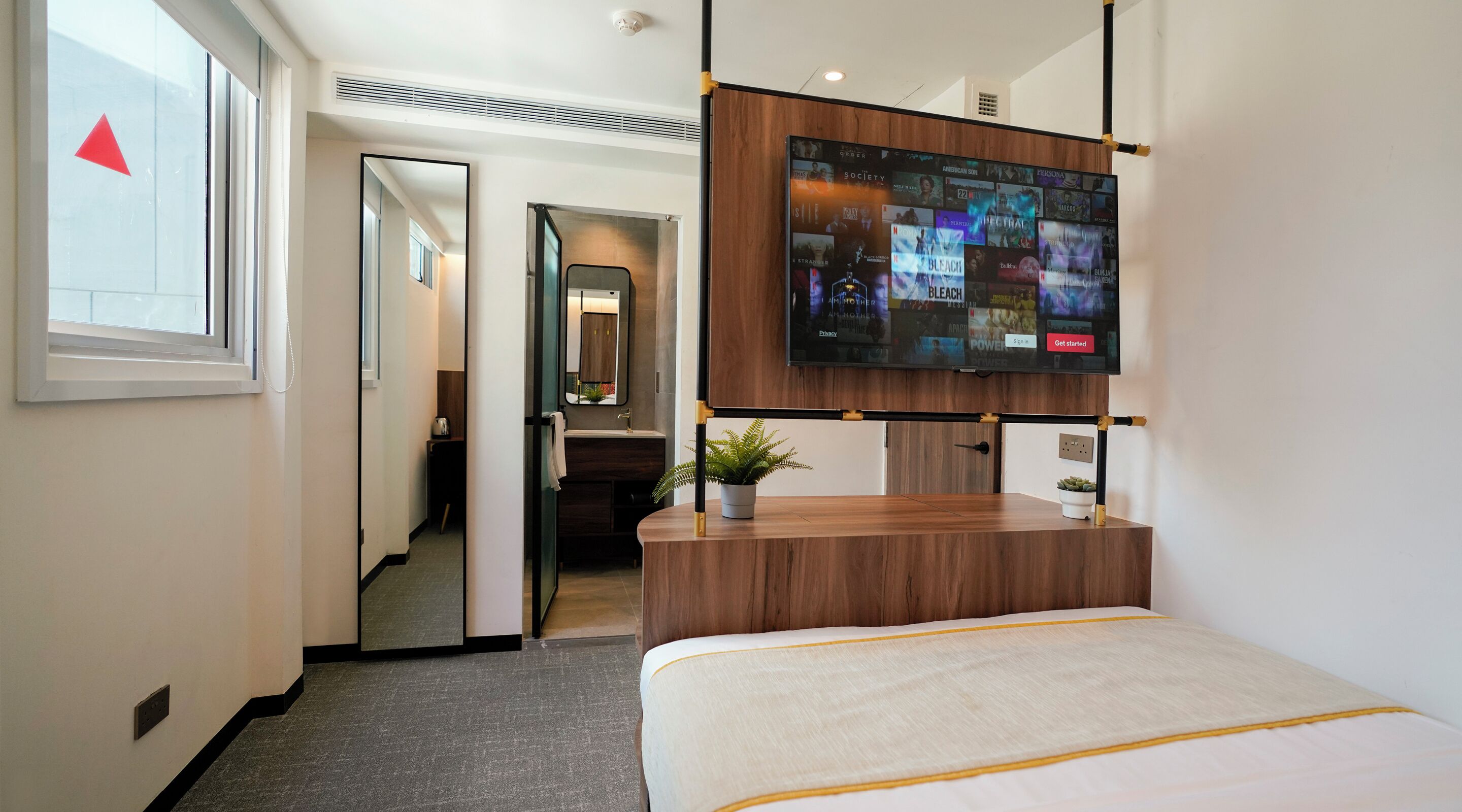 In-room safe, individually furnished, desk, laptop workspace