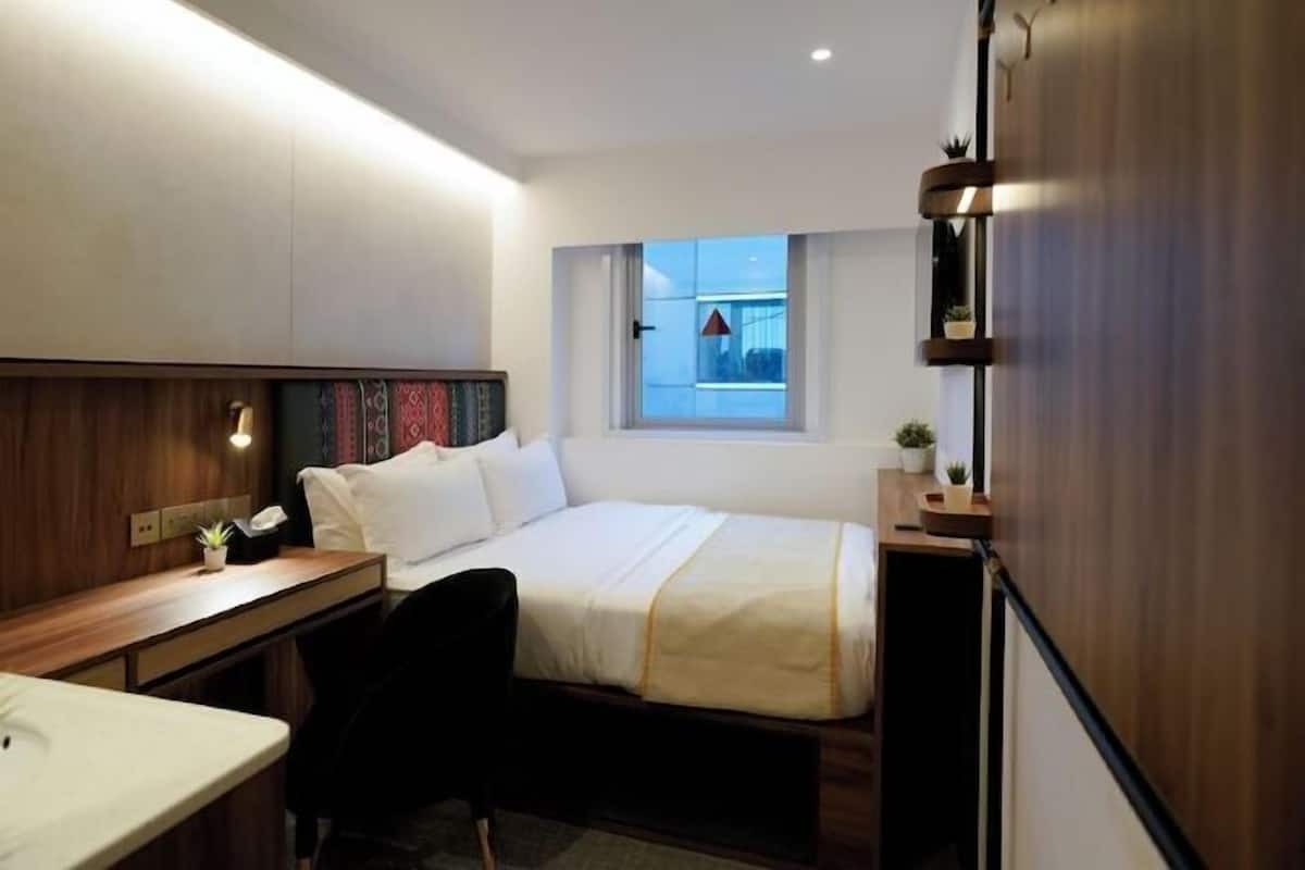 1 habitación, caja de seguridad en la habitación y muebles diferentes
