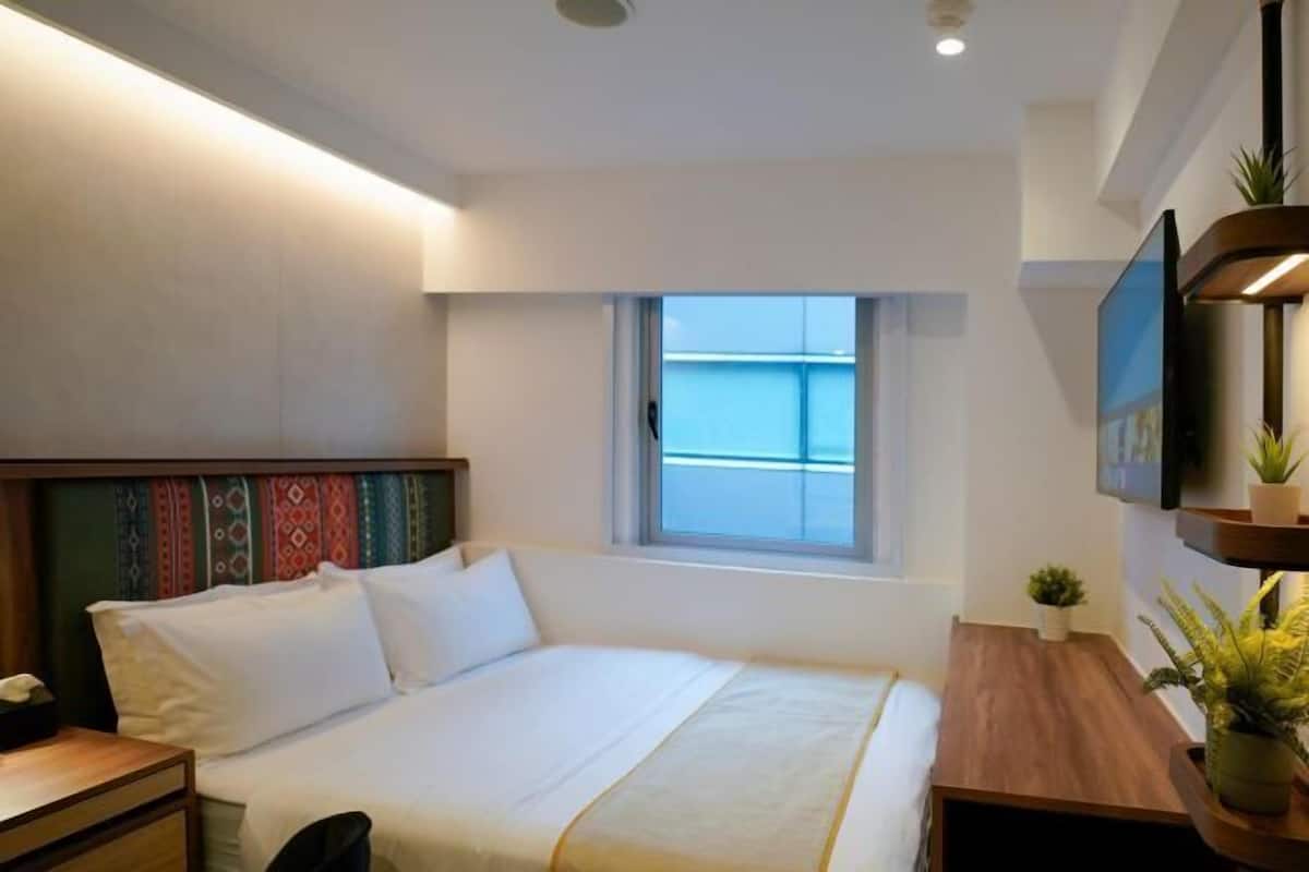 1 habitación, caja de seguridad en la habitación y muebles diferentes