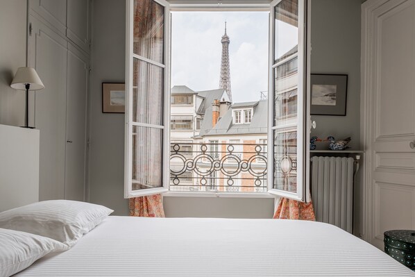 2 عدّة غرف نوم ومكتب وواي فاي وملاءات أسرّة