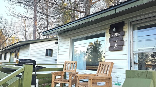 Classic Cabin | Terrace/patio - Mazinaw Lakeside RV Park & Campground (Cloyne)