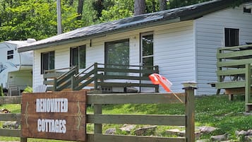 Standard Cabin | Terrace/patio