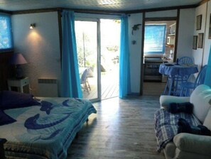 1 室のベッドルーム、アイロン / アイロン台、WiFi、ベッドシーツ