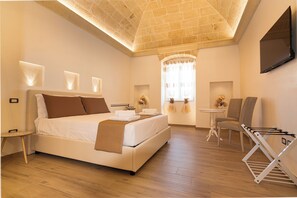 2 slaapkamers, een bureau, een strijkplank/strijkijzer, wifi