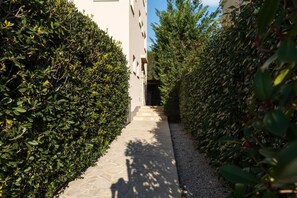 Apartment, 2 Bedrooms, Balcony, Mountain View | Exterior