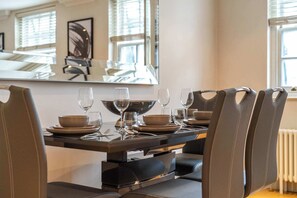 Dining - Luxury Two-Bedroom Apt in Mayfair, London (London)