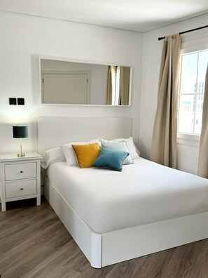 2 bedrooms, iron/ironing board, travel cot, WiFi