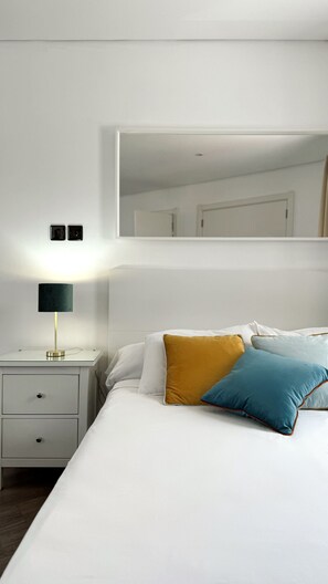 2 bedrooms, desk, iron/ironing board, travel crib