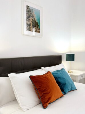 2 bedrooms, iron/ironing board, travel cot, WiFi